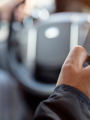 texting-while-driving.jpg